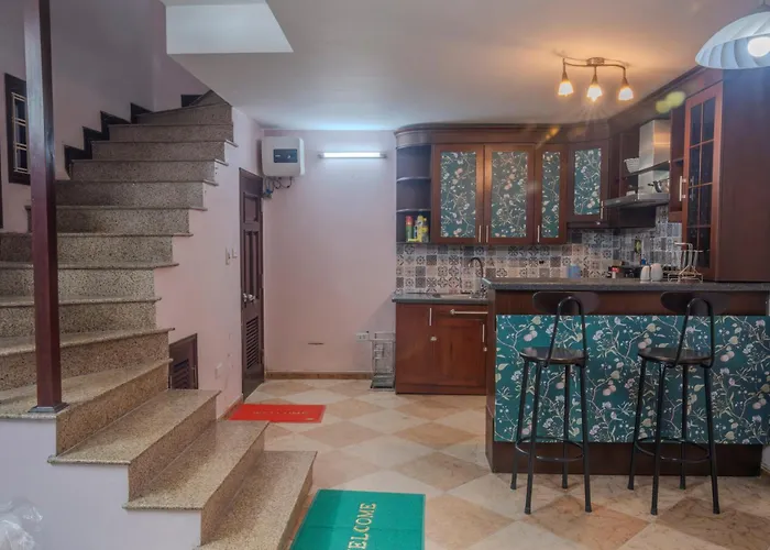 La Sen Westlake Tay Ho Homestay