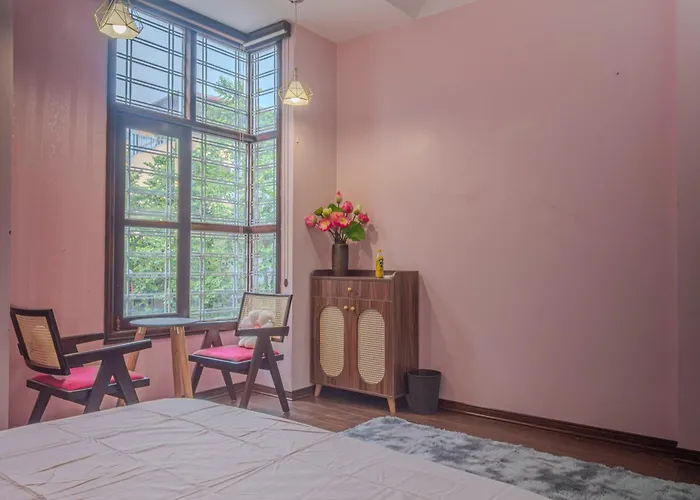 La Sen Westlake Tay Ho Homestay